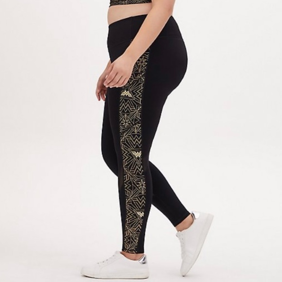 Torrid Women's Wonder Woman Crop Active Legging Size 1X - Picture 4 of 10